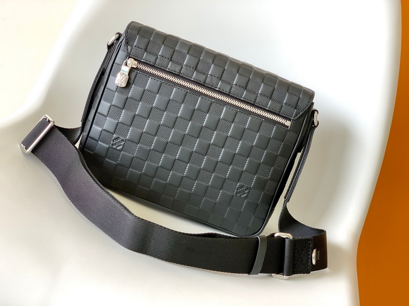 LV Handbags AAA(Men)-272