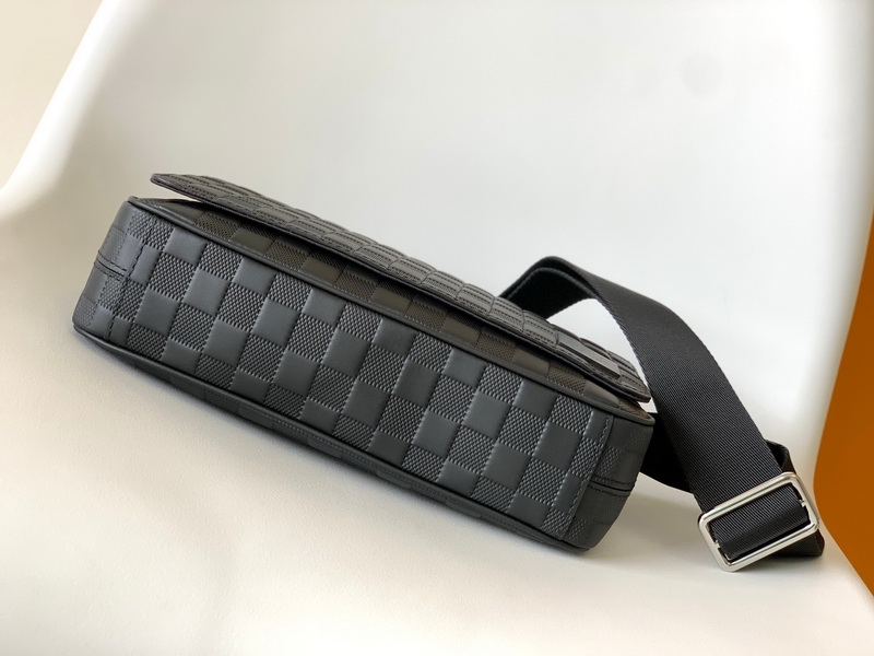 LV Handbags AAA(Men)-306