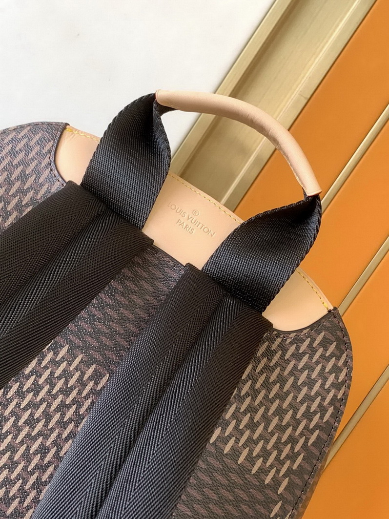 LV Backpack(AAA)-150
