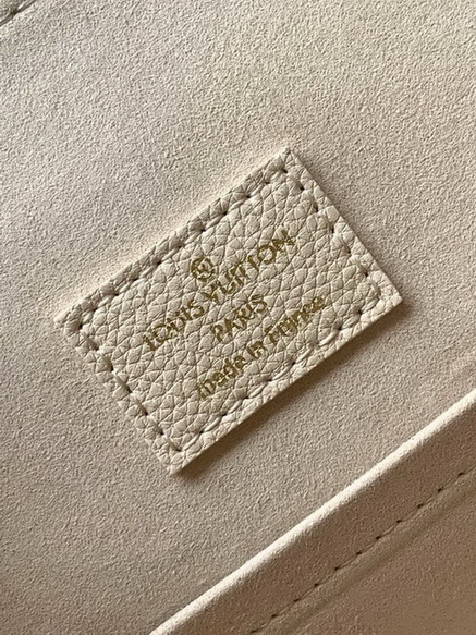 LV Backpack(AAA)-177