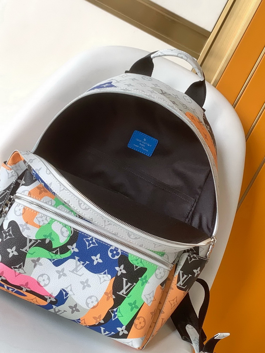 LV Backpack(AAA)-190