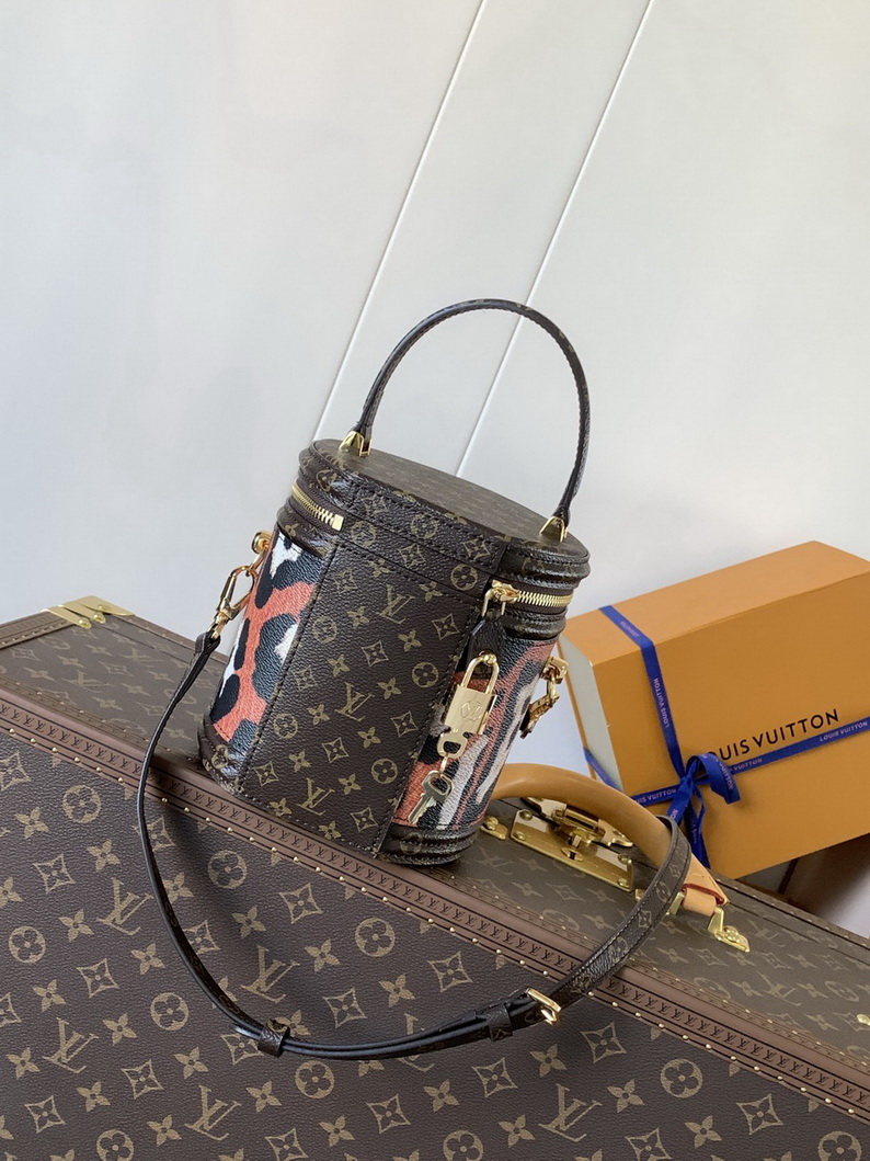 LV Bag-NFC(AAA)-333