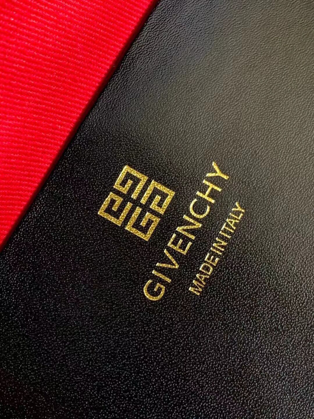 Givenchy Handbags AAA(Women)-003