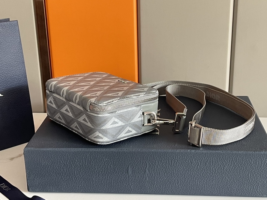 D*or handbags aaa(men)-017