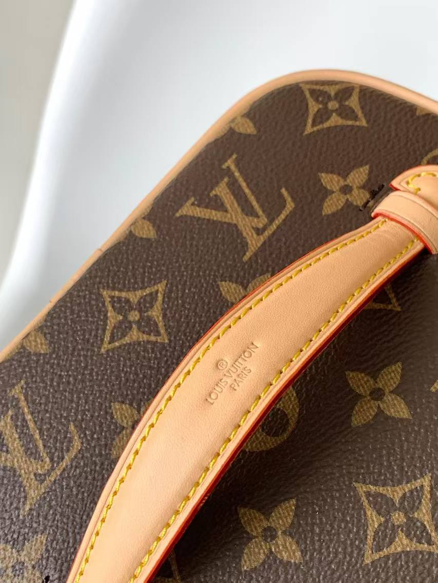 LV Makeup Bag(AAA)-002