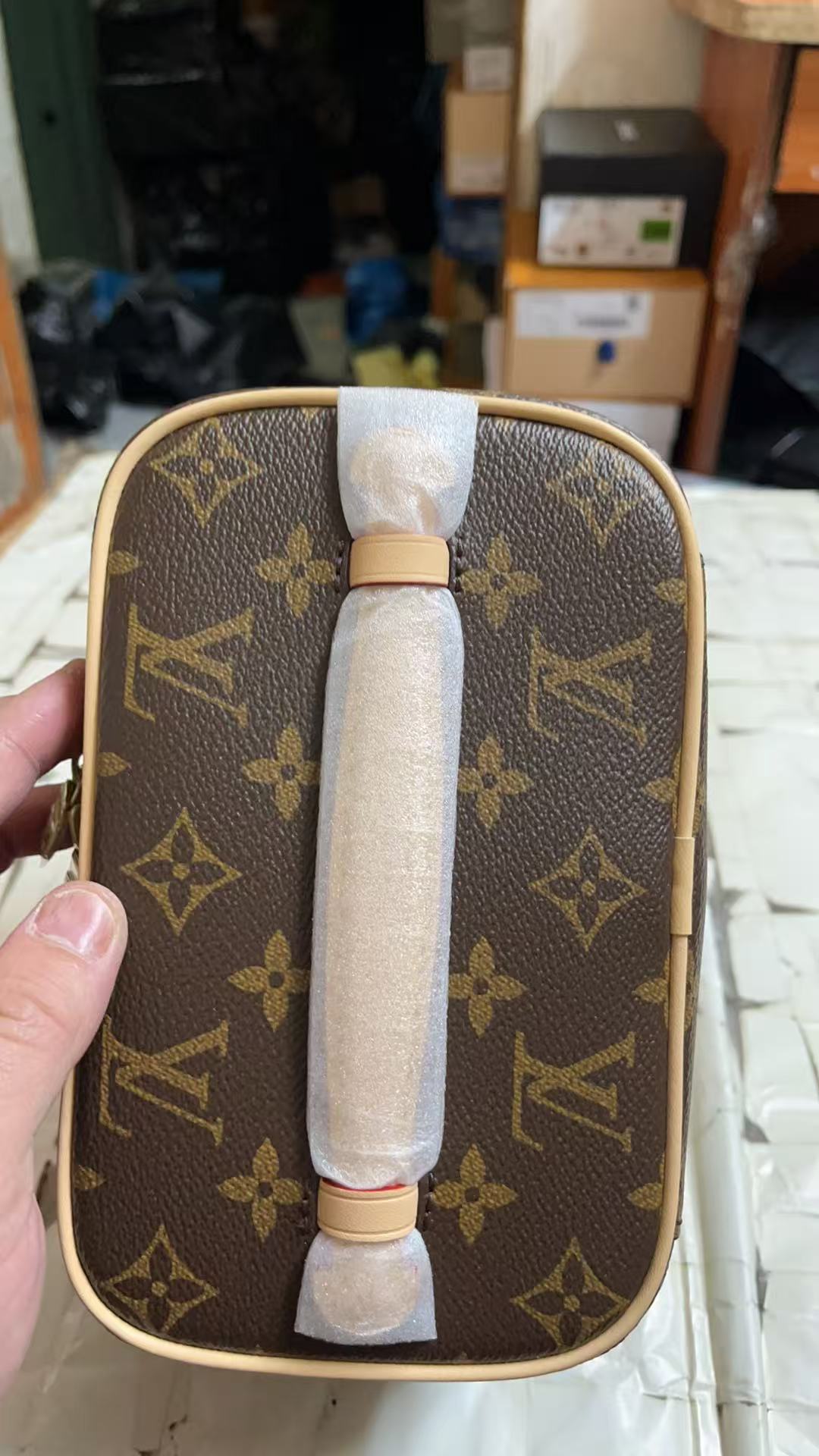 LV Makeup Bag(AAA)-002