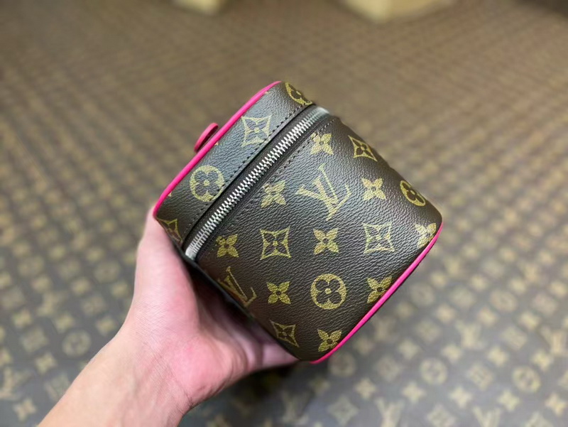 LV Makeup Bag(AAA)-001