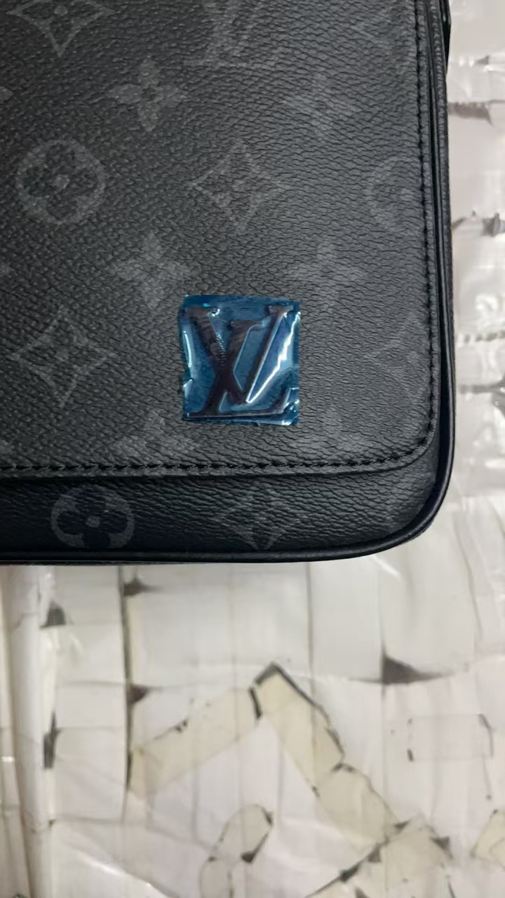 LV Handbags AAAA(Men)-331
