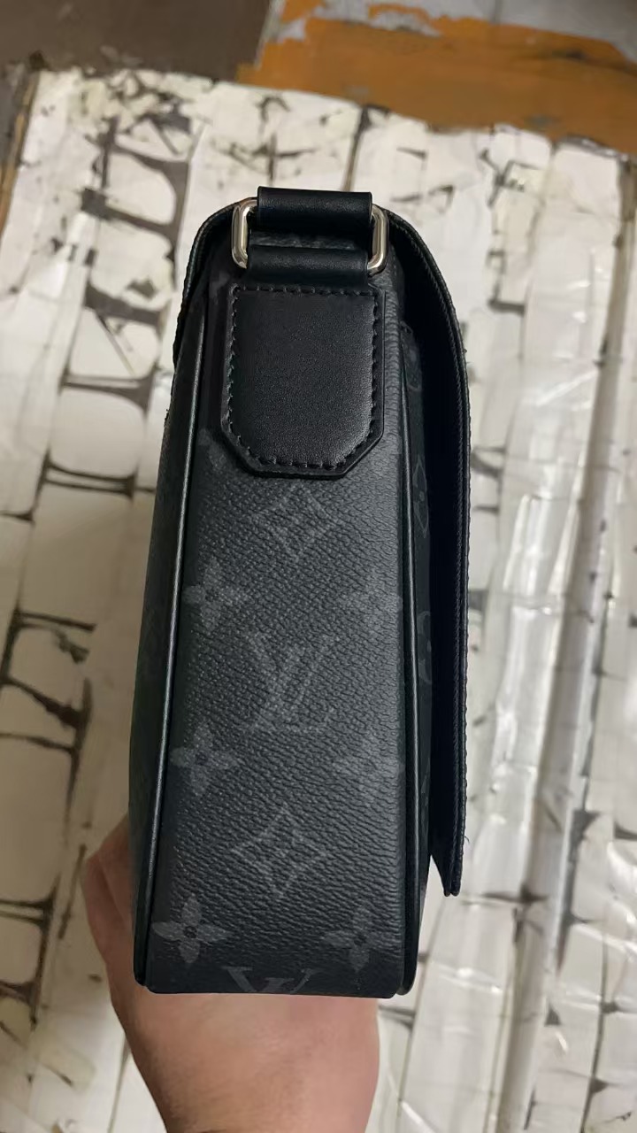 LV Handbags AAAA(Men)-331