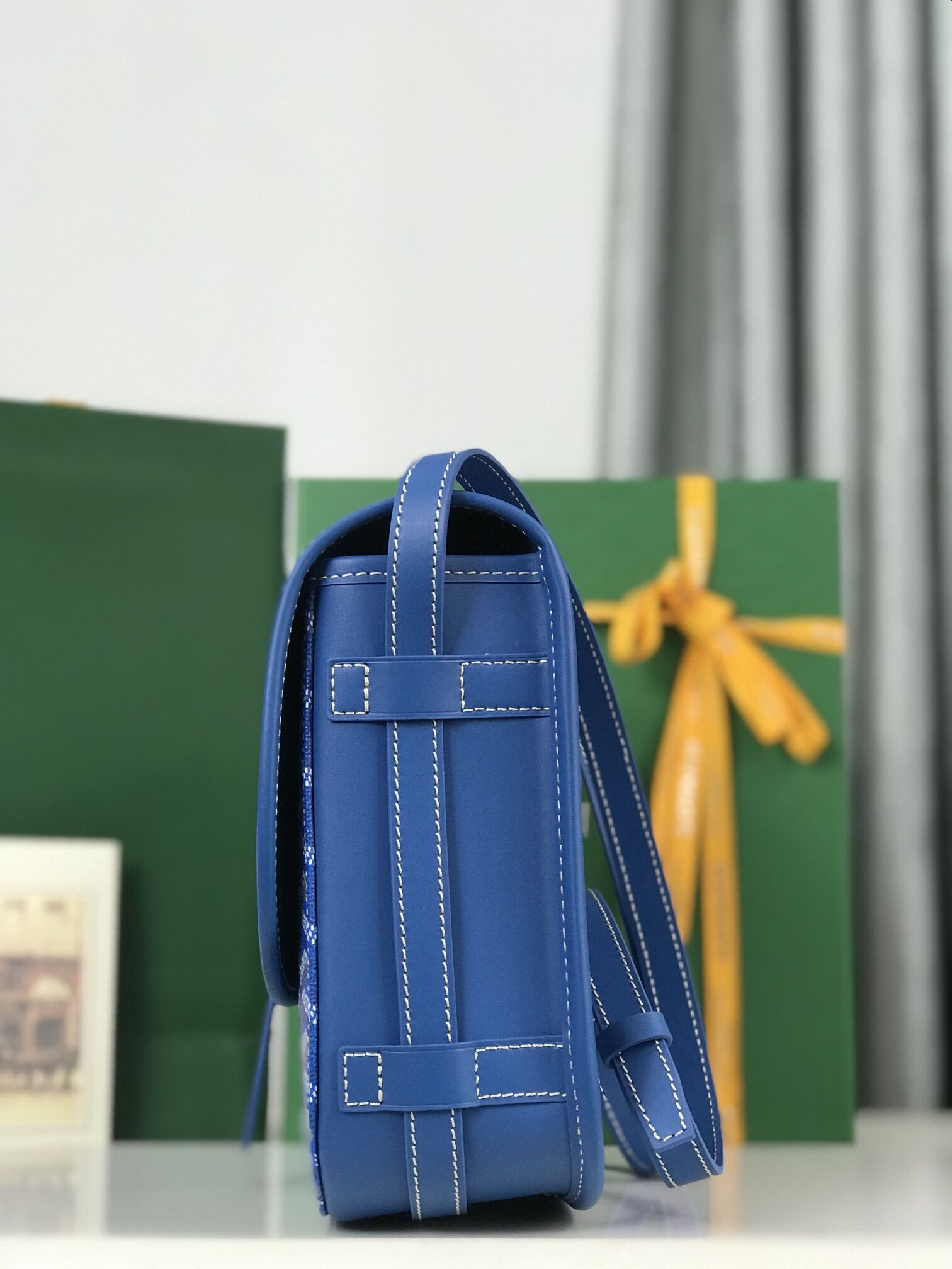 Go*ard handbags aaaa(men)-029