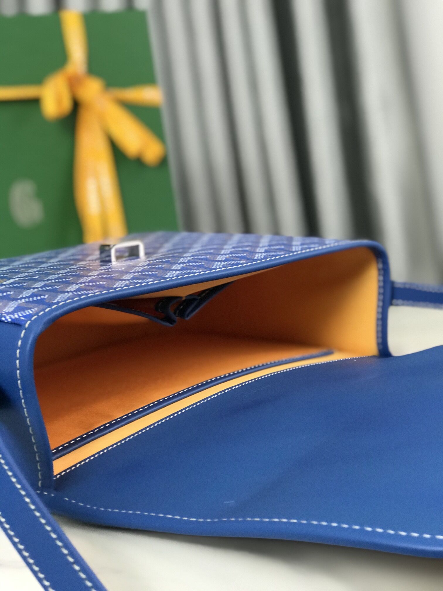 Go*ard handbags aaaa(men)-029