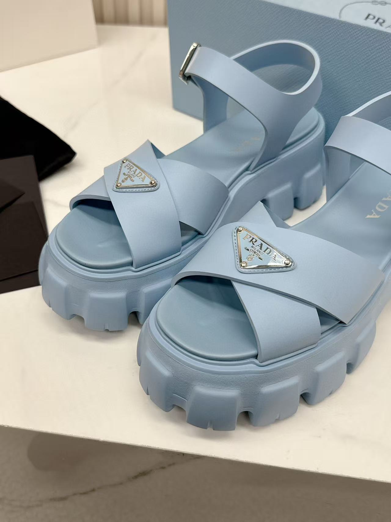 Pra*a slippers women(aaa)-020