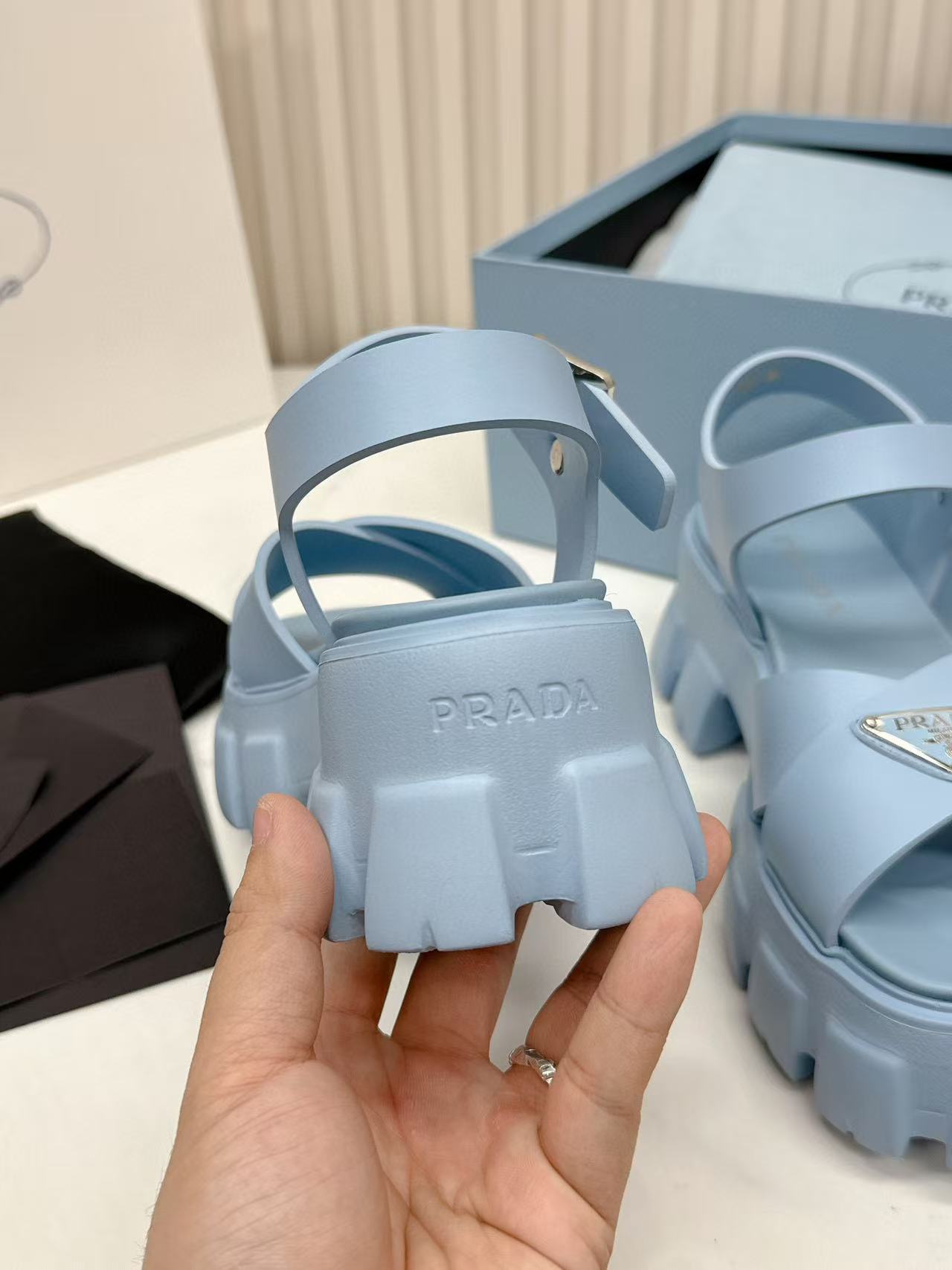 Pra*a slippers women(aaa)-020