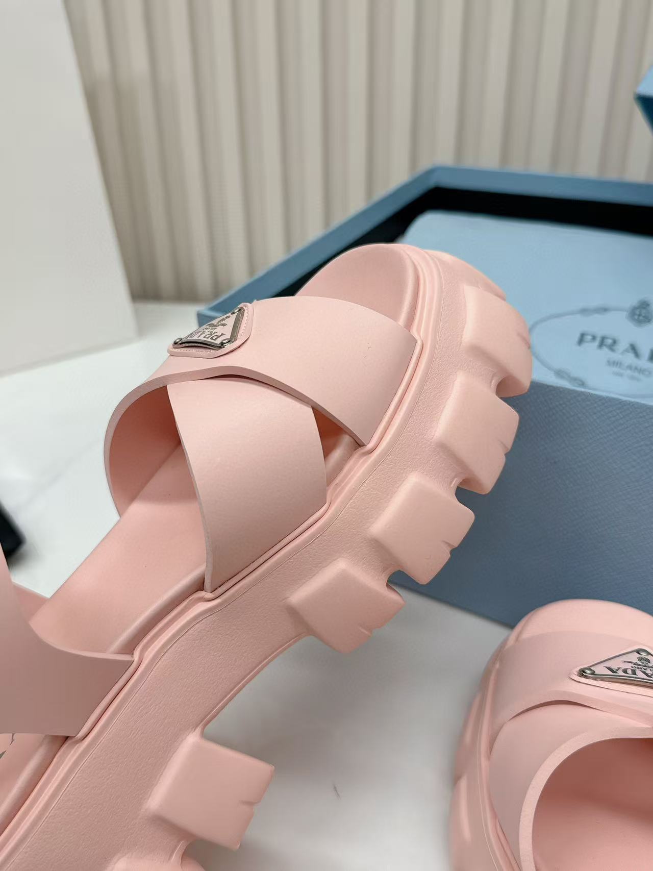 Pra*a slippers women(aaa)-021