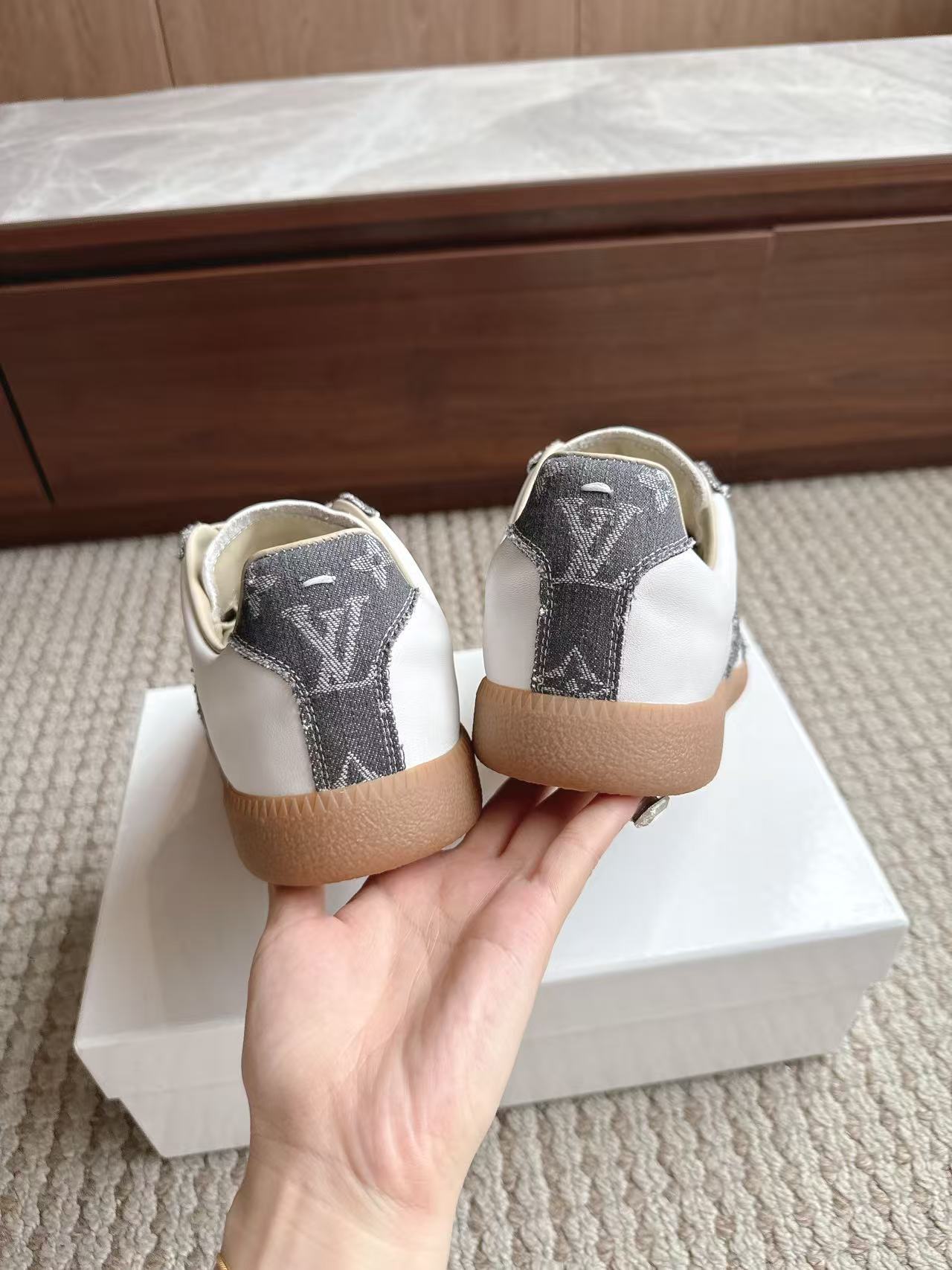 ma*s*n Ma*i*la shoes-010