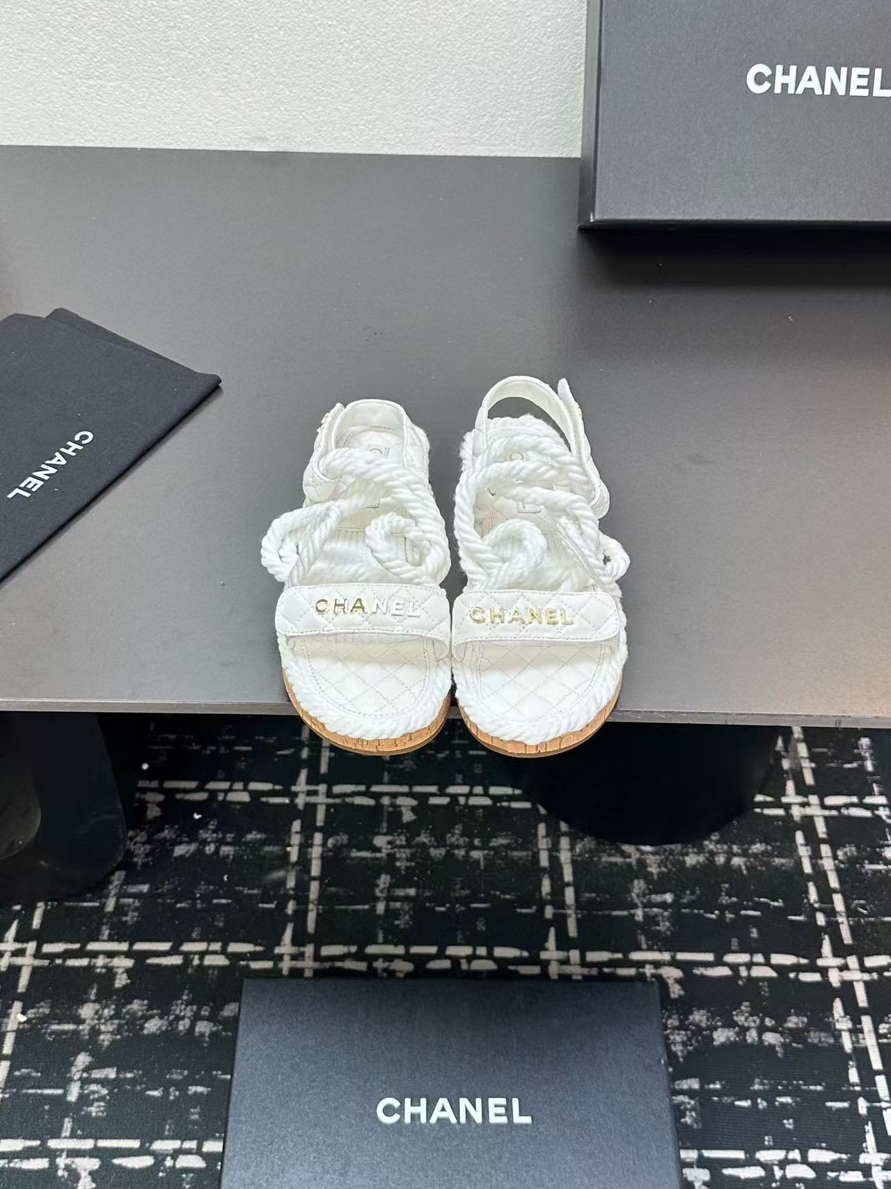 Ch*el slippers women(aaa)-021