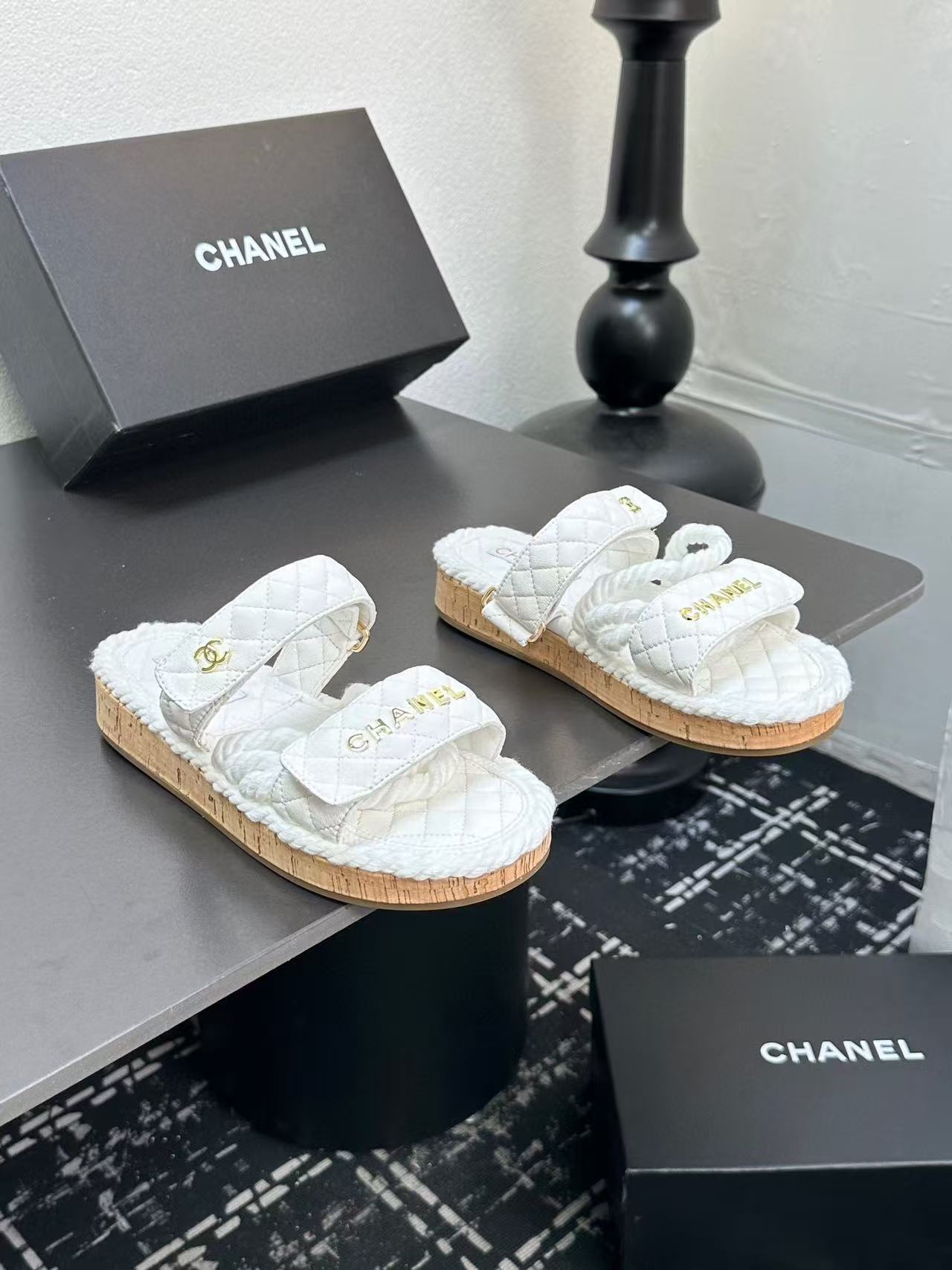 Ch*el slippers women(aaa)-028