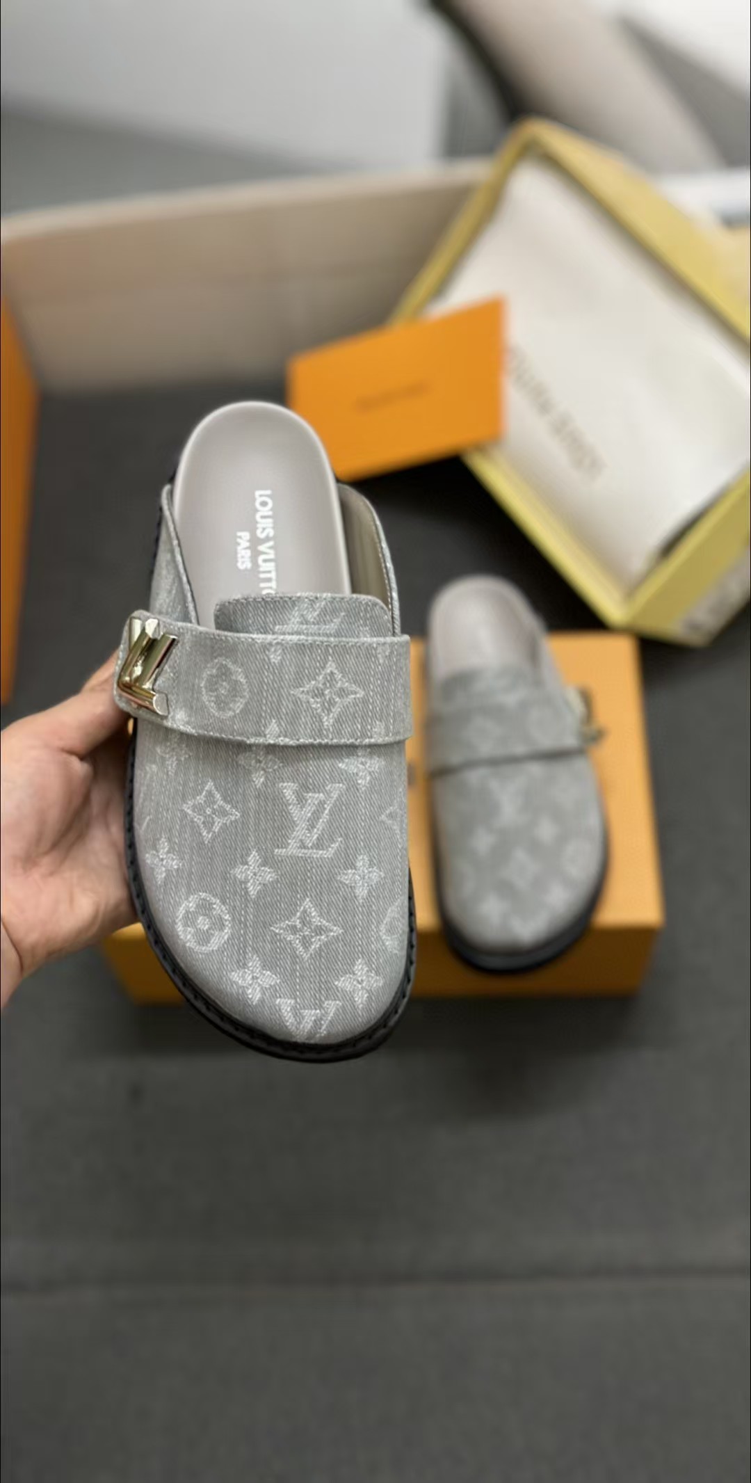 LV Slippers(AAA)-088