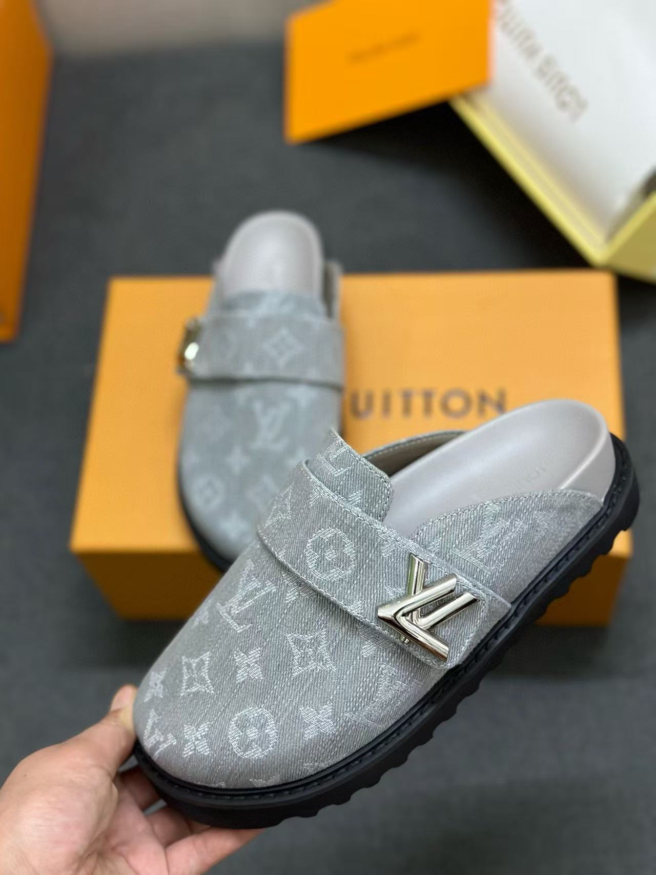 LV Slippers(AAA)-088