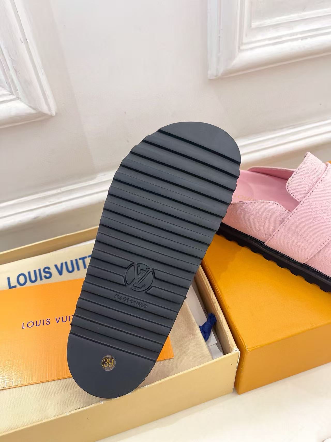 LV Slippers(AAA)-084