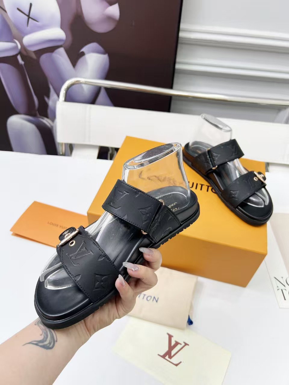 LV Slippers Women(AAA)-024