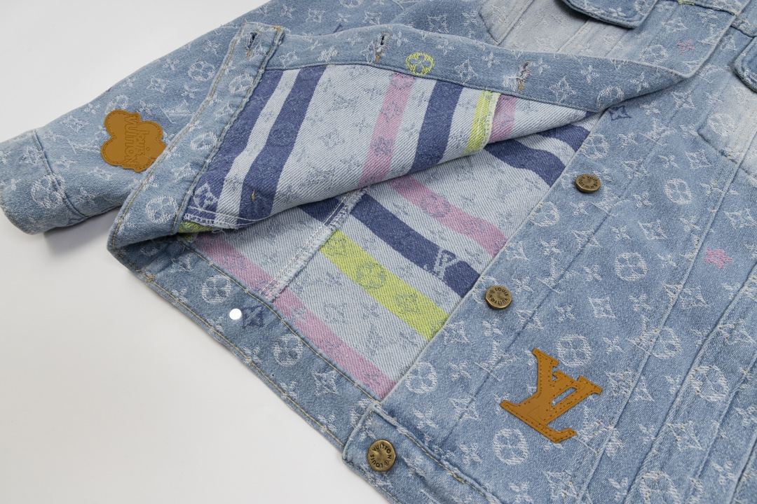 LV Jacket-042