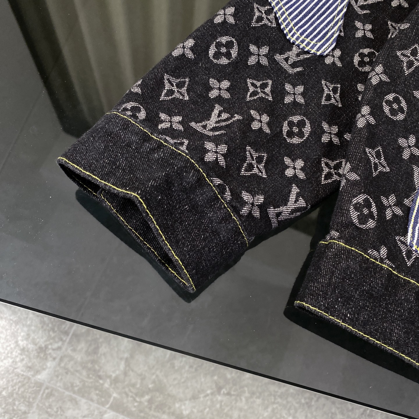 LV Jacket-054