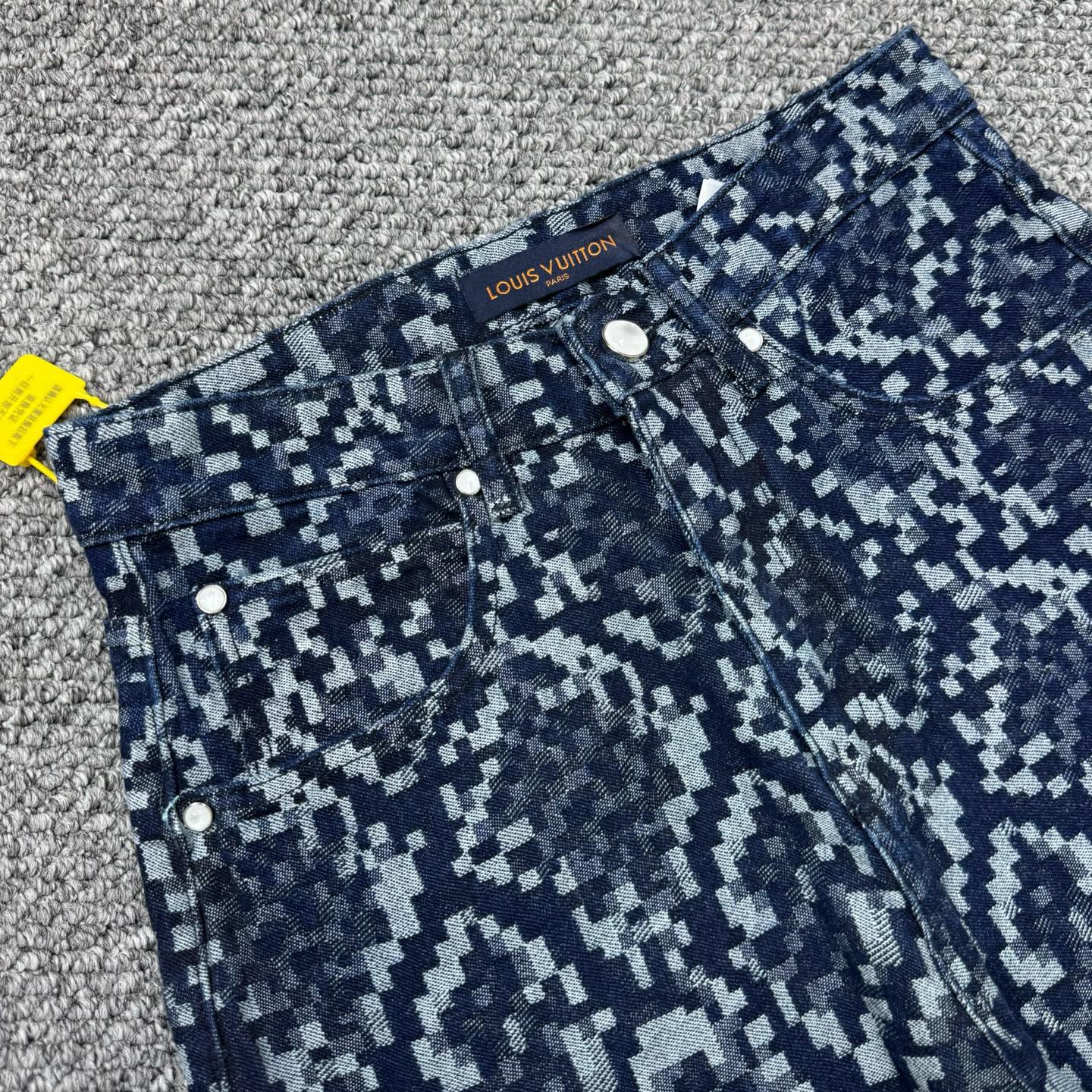 LV Jeans-029
