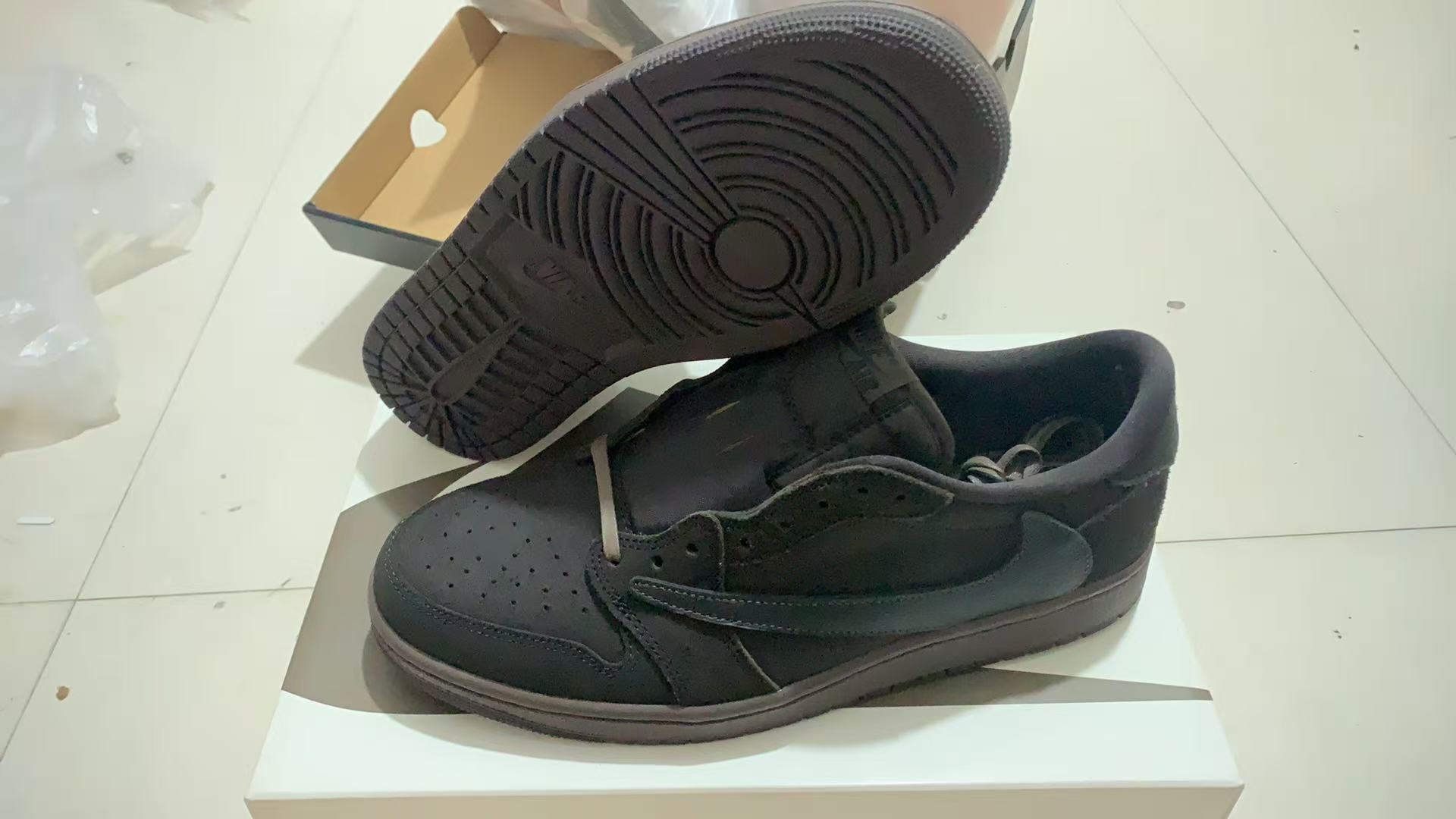 Air Jordan 1 Retro Low-332